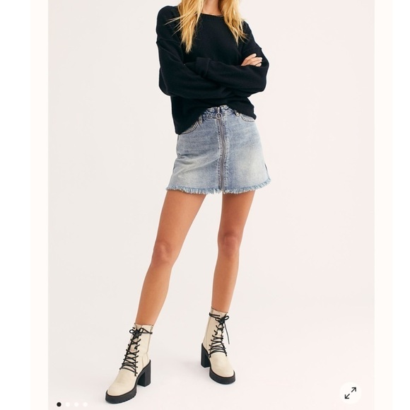 FREE PEOPLE Zip It Up Mini Jean Skirt Size 29 - Picture 1 of 11